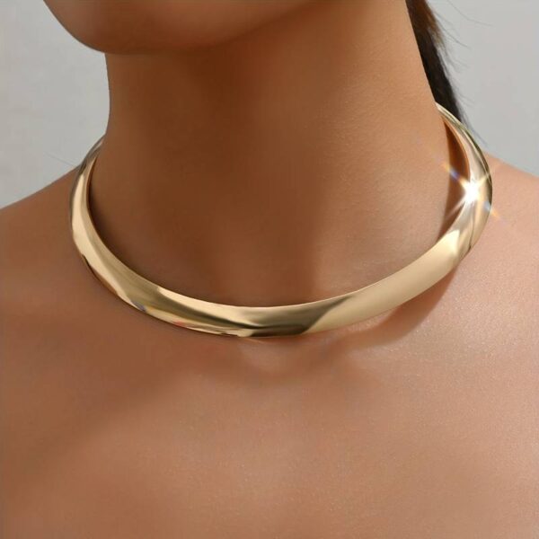 Classic Glossy Choker Collar Elegant Statement Necklace Minimalist Bib Necklace Jewelry Accessories For Party Banquet Wear