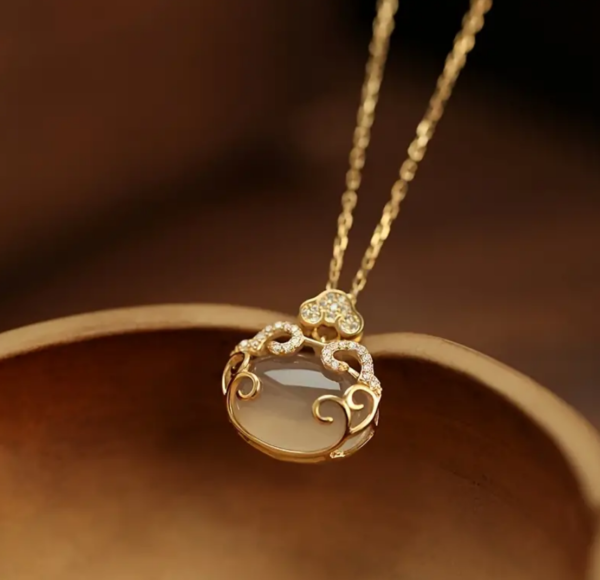 Chinese Style Lucky Lock Necklace Miami Golden Collarbone Chain Classic Pendant Necklace