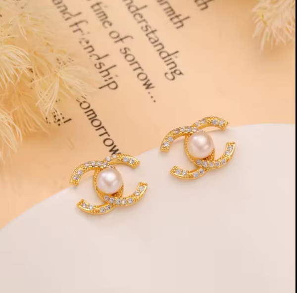 Zirconia Stud Earrings Fashionable 18K Gold Luxury Jewelry Freshwater Pearl Brass Earrings