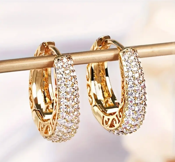 Full Sparkling zirconia Inlaid Golden Hoop Earrings Retro Elegant