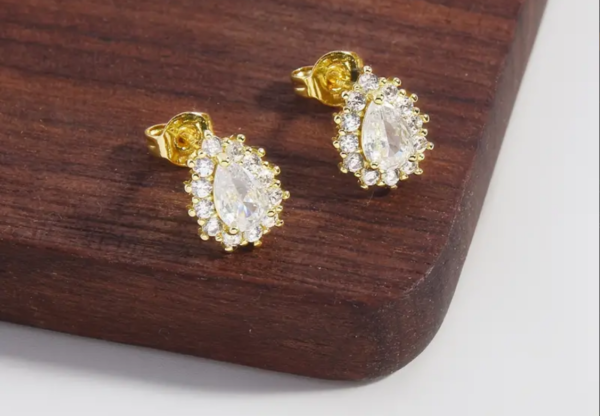 Elegant Gold Water Drop Zirconia Stud Earrings