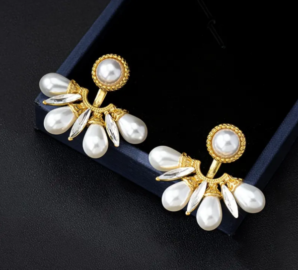 Tribal Vintage Fan-Shaped Glass Pearl Drop 18K Gold Stud Earrings