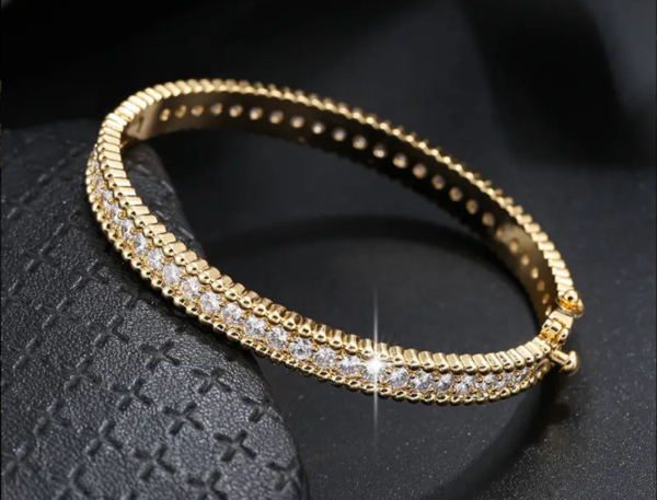 Screenshot 2024 09 02 at 19 21 44 Luxury Single Row Full Circle Inlaid Cubic Zirconia Bracelet Temu